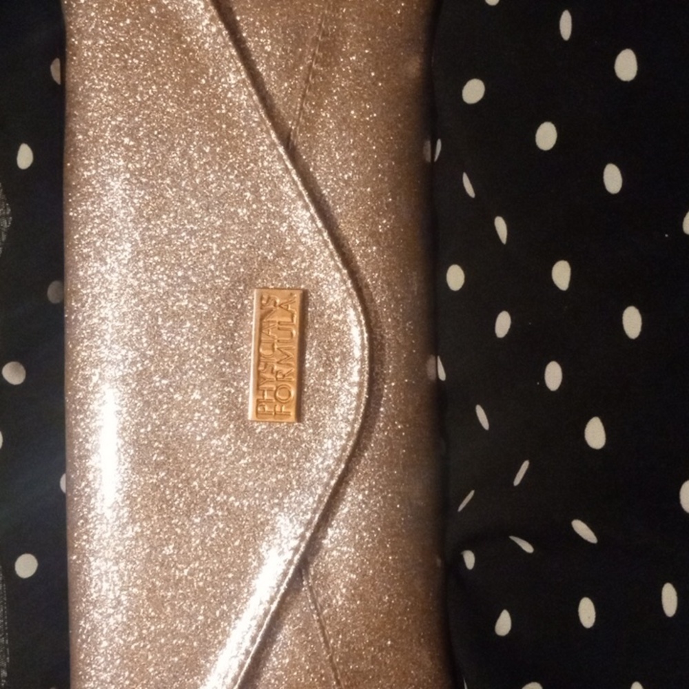 NWT PHYSICIANS FORMULA MAKE UP CASE**WILL COME PACKED FULL OF COSMETIC GOODIES!